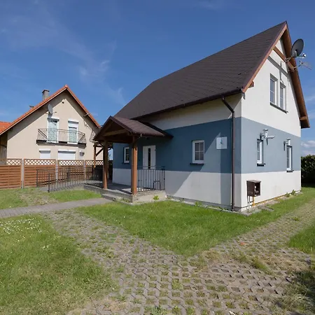 Holiday home Dom Muschel I Mewa By Renters Zastan